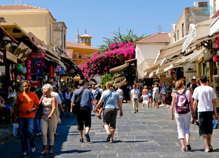 ΣΕΤΕ:¨Θα επιτευχθεί ο στόχος για 19 εκατομμύρια τουρίστες¨