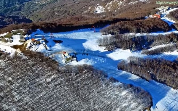 Πετώντας με drone πάνω από το Χιονοδρομικό Κέντρο Πηλίου (βίντεο)