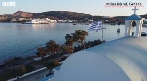 BBC: Το φιλόδοξο σχέδιο των ελληνικών νησιών για να επιστρέψουν οι τουρίστες (Βίντεο)