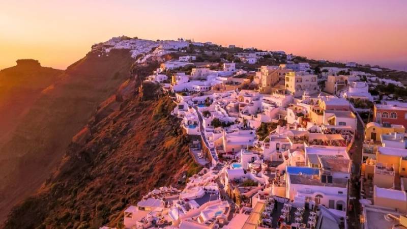 Κορυφαίες διακρίσεις για Ελλάδα και Σαντορίνη στα αμερικανικά Leisure Lifestyle Awards 2024