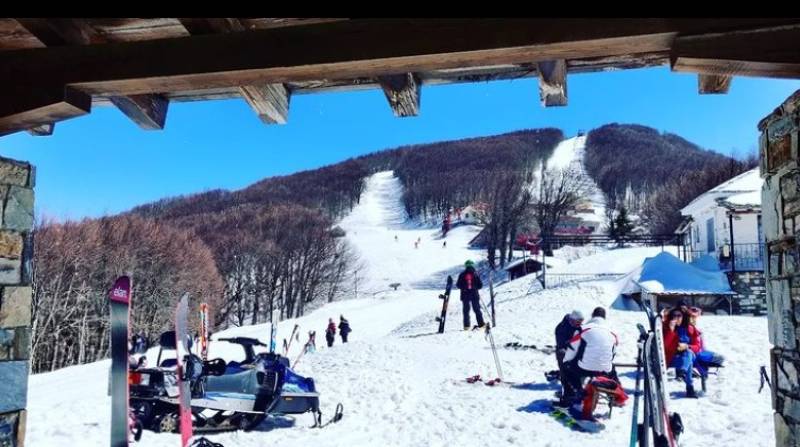 Πήλιο: Ρεκόρ λειτουργίας στο χιονοδρομικό, πάνω από 20.000 επισκέπτες