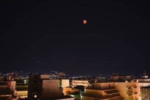 Το «ματωμένο φεγγάρι» έλαμψε πάνω από την πόλη της Καλαμάτας (Βίντεο+φωτογραφίες)