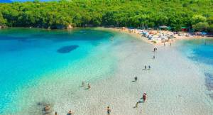 Προορισμοί στην ηπειρωτική Ελλάδα για διακοπές σαν σε νησί (Φωτογραφίες)
