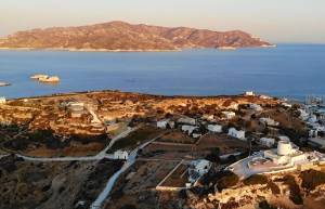 Κίμωλος: Το «ασημένιο» νησί του Αιγαίου από ψηλά (Βίντεο)