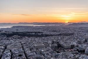«Κάτι κινείται στην Αθήνα»: Γαλλικό περιοδικό «περπατά» στις γειτονιές της πρωτεύουσας
