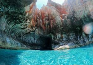 Θαλάσσιες σπηλιές σμιλεμένες από το νερό (Φωτογραφίες+βίντεο)