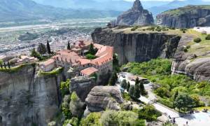 Μετέωρα: Ένα από τα πιο μαγευτικά μέρη της Ελλάδας (Βίντεο)
