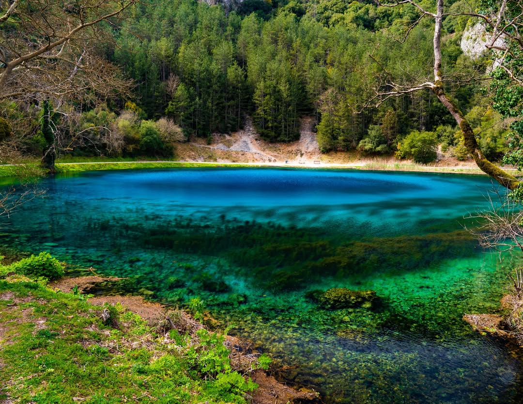 Λίμνη πηγών Λούρου