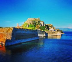 11923341_10154261003001988_472249919_n