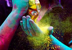 811996_3D-happy-holi-image-wallpaper