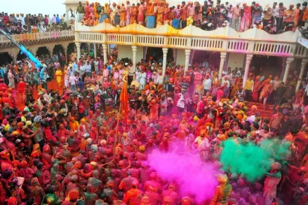 812002_Happy_Holi_2015