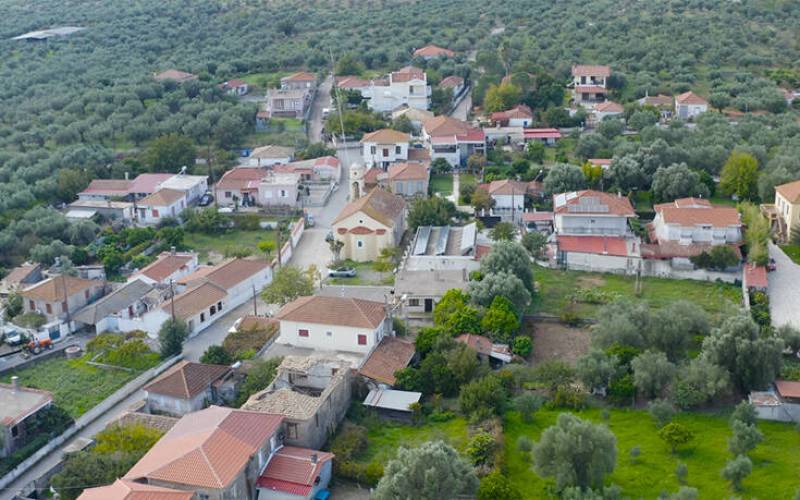 Ασπροπουλιά: Το άγνωστο χωριό της Μεσσηνίας που είναι... παραδομένο στο πράσινο (Βίντεο)