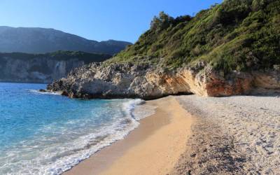 Ροβινιά - Ανακαλύψτε την πανέμορφη παραλία της Κέρκυρας (Φωτογραφίες)