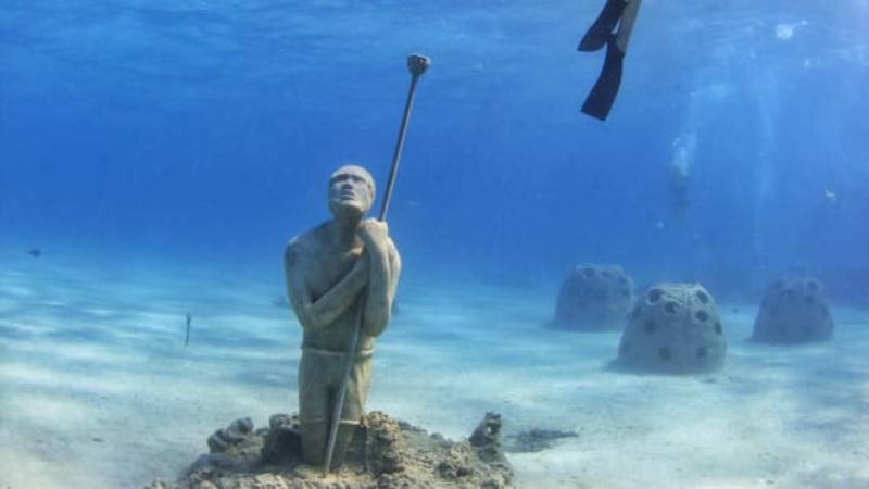 Μπαχάμες: Ένας υποβρύχιος κήπος με επιβλητικά αγάλματα και πανέμορφα κοράλλια (pics)
