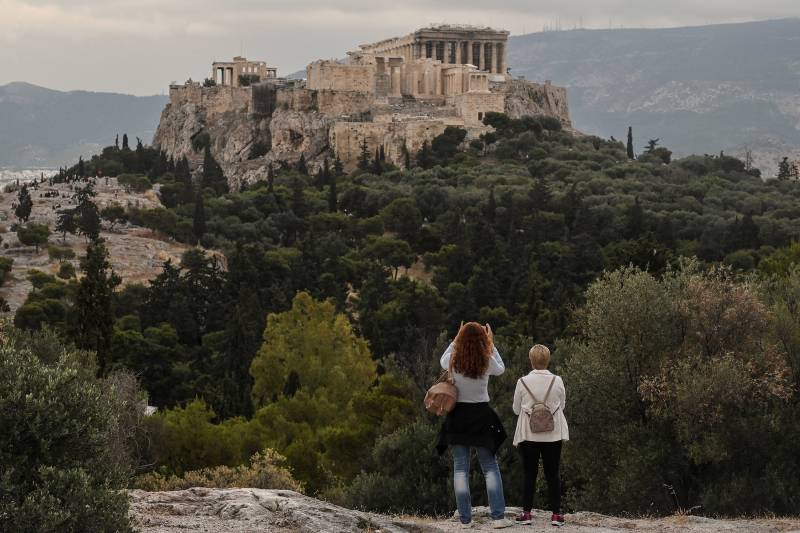 Ύμνοι του Bloomberg για την Ελλάδα - Φαίνεται πιο ασφαλής προορισμός τώρα