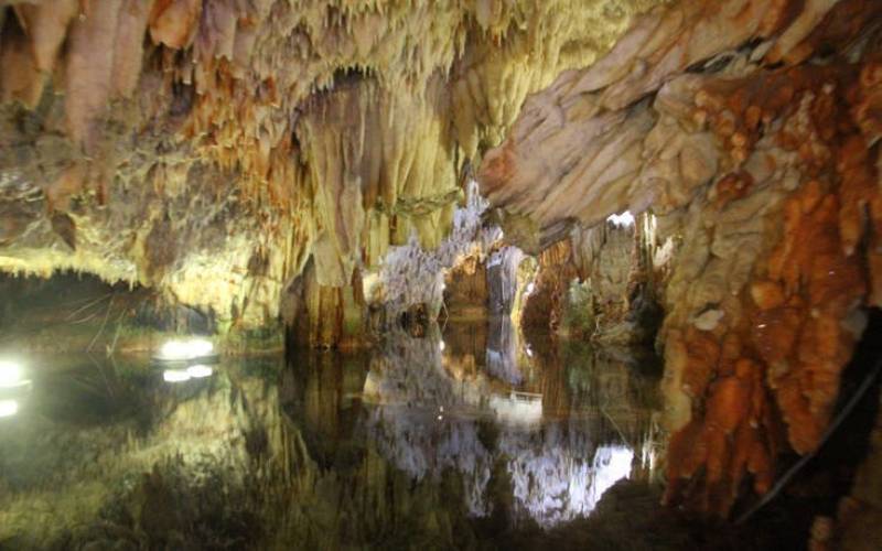 Ανακαλύψτε το Σπήλαιο Διρού - Ένα από τα ομορφότερα του κόσμου (Βίντεο+φωτογραφίες)