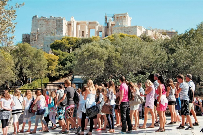 Ξενοδόχοι Αθήνας:  Θετικά βλέπουν τη δημιουργία βάσης της Ryanair στην Αθήνα