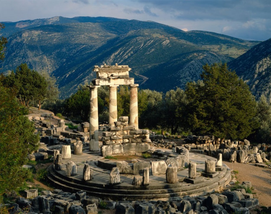Γεμάτο Ελλάδα είναι χθεσινό άρθρο της Huffington Post με τίτλο «Ελληνική Αναγέννηση: Η επιστροφή του τουρισμού στην Ελλάδα».