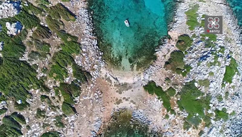 Φονιάς: Το ελληνικό νησί με το ανατριχιαστικό όνομα, σε σχήμα πάπιας (Βίντεο)