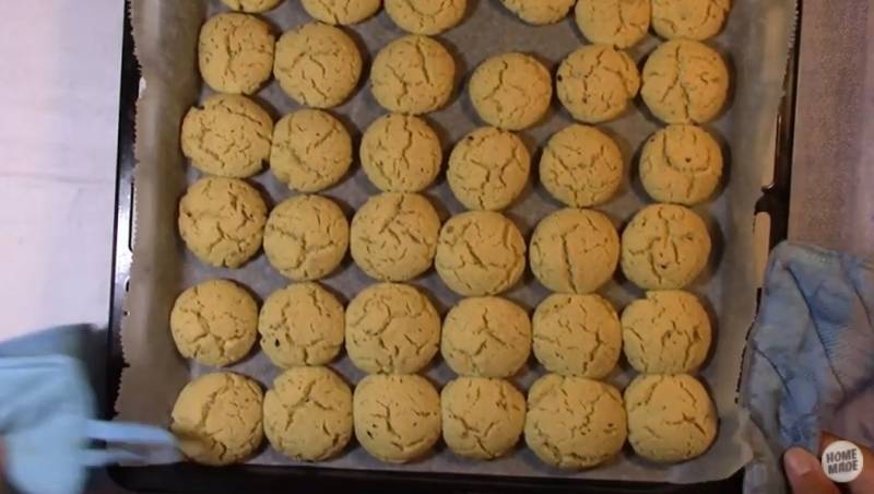 Μπισκότα με φουντούκια (Βίντεο)