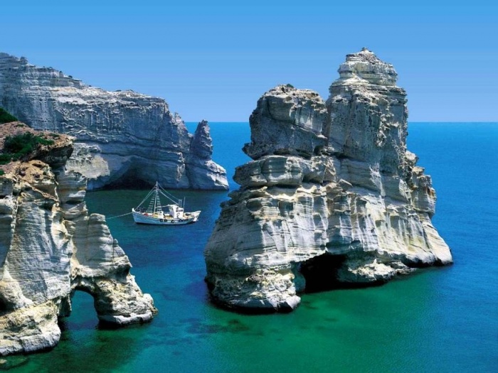 Αφιέρωμα στη Μήλο από το αυστριακό περιοδικό «Onrail».