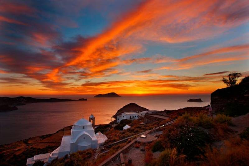 Evening Standard: 20 ελληνικά νησιά για διακοπές το φετινό καλοκαίρι (pics)