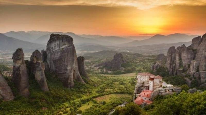 Στο &quot;φουλ οι μηχανές&quot; της ελληνικής τουριστικής βιομηχανίας για το 2023