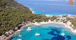 Μονή: Το νησί του Σαρωνικού που μοιάζει με επίγειο παράδεισο (Βίντεο)