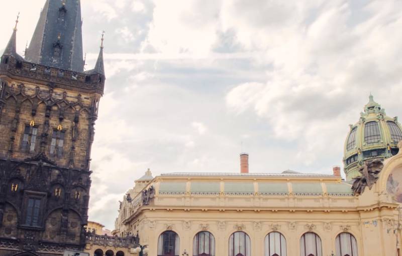 Πράγα: Περιήγηση στην πανέμορφη πόλη της Τσεχίας (Βίντεο)