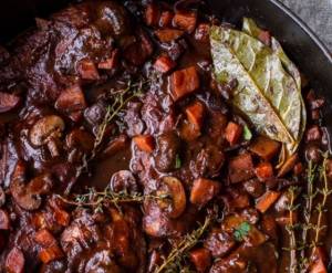 Coq au vin - Kόκορας κρασάτος, γαλλικός