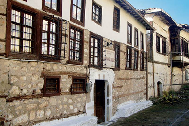 Τα θαυμαστά αρχοντικά της Καστοριάς από το 1700 (pics)