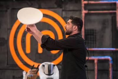 MasterChef - Πεντανόστιμη πίτσα μαργαρίτα από τον Πάνο Ιωαννίδη (Βίντεο)