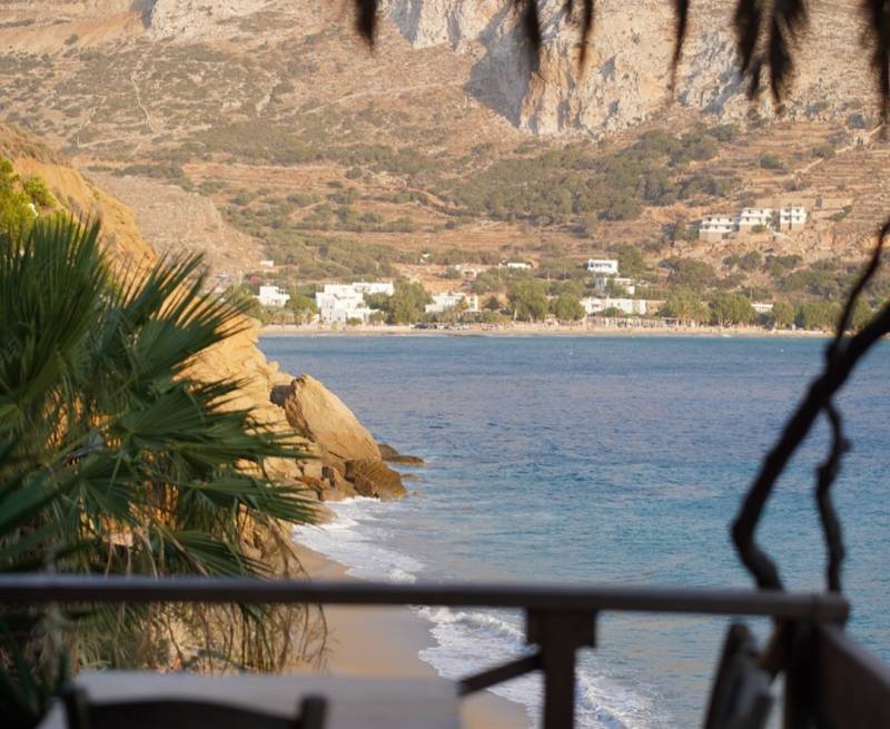 Αμοργός: Το απέραντο γαλάζιο που αντιστέκεται στην τουριστική κάμψη και διατηρεί την αυθεντικότητά του (Φωτογραφίες)