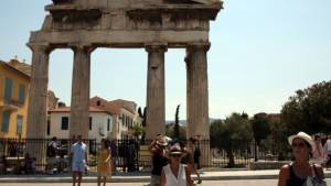 Προς νέα ρεκόρ ο ελληνικός τουρισμός το 2025 - Οι νέες ταξιδιωτικές τάσεις και ο ρόλος της Τεχνητής Νοημοσύνης