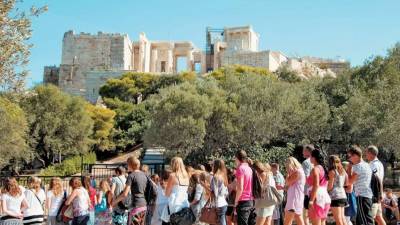 ΤτΕ: Υποδεχθήκαμε 25,9 εκατ. τουρίστες το πρώτο εννεάμηνο