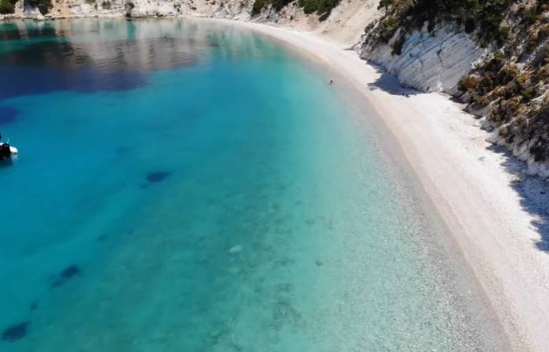 Μία από τις ωραιότερες παραλίες του Ιονίου βρίσκεται στην Ιθάκη (Βίντεο)