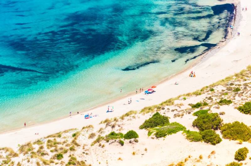 Vogue: Οι καλύτερες παραλίες στην Ελλάδα για το 2023 (pics)