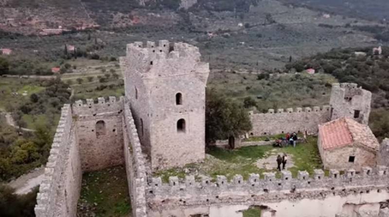 Ένα πολύ ωραίο κάστρο 20 λεπτά από την Καλαμάτα (Βίντεο)