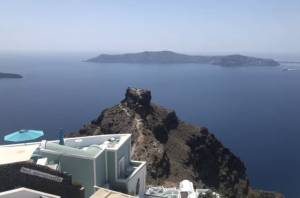 Bloomberg: Η Σαντορίνη στα έξι καλύτερα μέρη της Ευρώπης για τουρισμό το φθινόπωρο