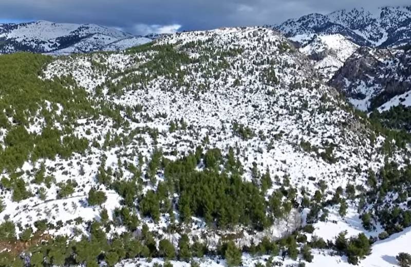 Η χιονισμένη Εύβοια από ψηλά - Μαγικές εικόνες από το όρος Δίρφυς (Βίντεο)