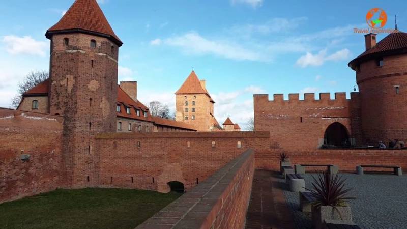 Πολωνία: Εξερευνώντας το μεγαλύτερο σε εμβαδόν κάστρο του κόσμου (Βίντεο)