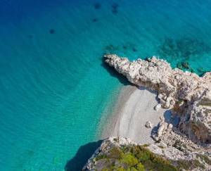 Η Σάμος στους προορισμούς με τις καλύτερες παραλίες της Ελλάδας, σύμφωνα με διεθνή ΜΜΕ