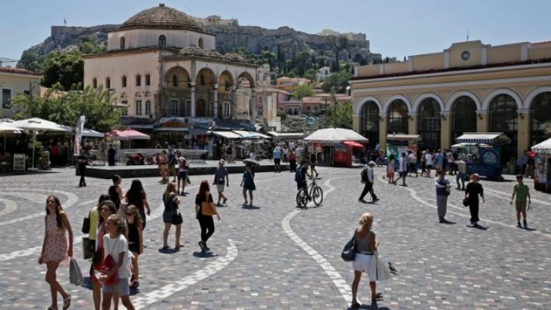 EΣΕΕ: Οι Έλληνες «χρηματοδοτούν» τον εσωτερικό τουρισμό με 2 δισ. ευρώ ετησίως