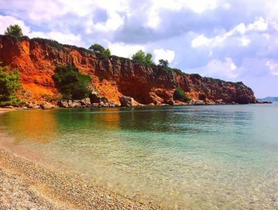 Κοκκινόκαστρο: H υπέροχη παραλία της Αλοννήσου (Φωτογραφίες)