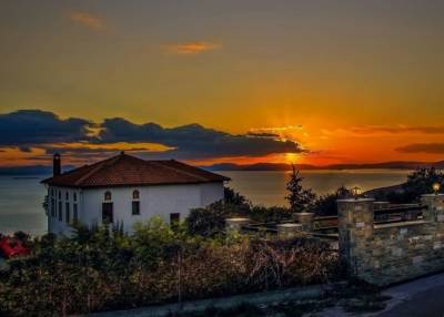 Λαύκος: Το «μπαλκόνι» του Παγασητικού (Φωτογραφίες)