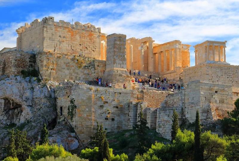 Έρευνα: Οι τουρίστες θεωρούν την Αθήνα μία γοητευτική πόλη