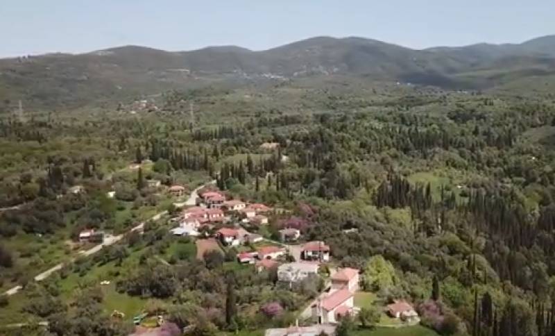 Λώτι Γορτυνίας - Ένα χωριό κυριολεκτικά πνιγμένο στο πράσινο! (Βίντεο)
