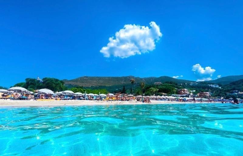 ChatGPT: Οι 10 καλύτερες ελληνικές παραλίες (Βίντεο+φωτο)