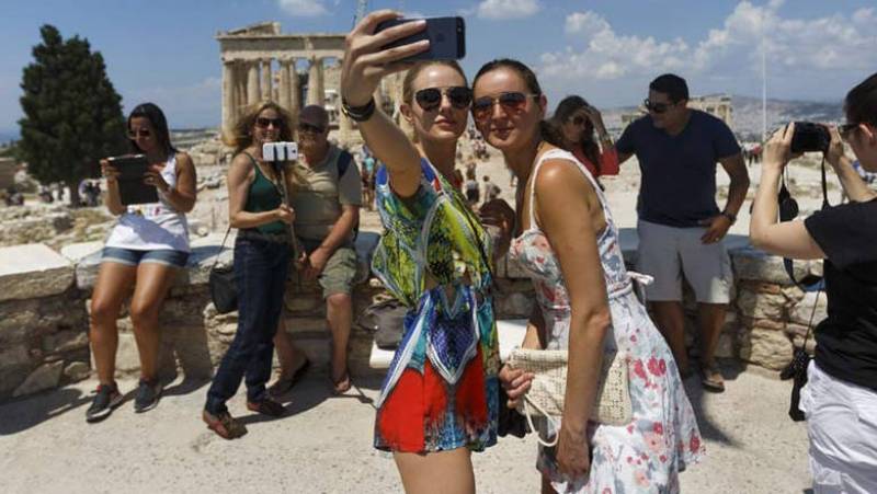 Στα 14,16 δισ. ευρώ οι τουριστικές εισπράξεις στο 10μηνο