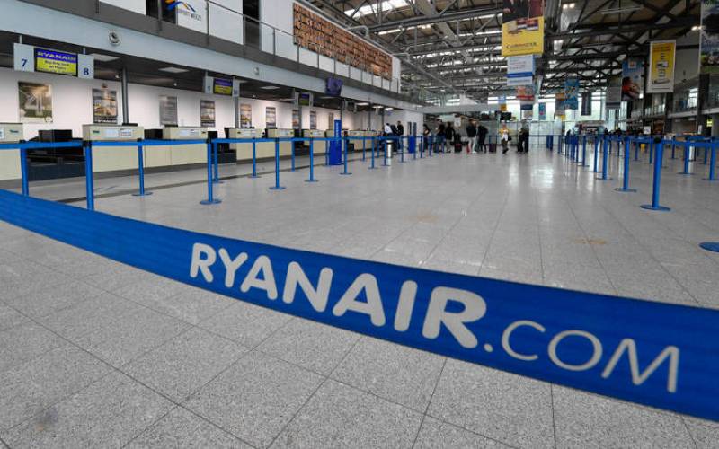Κόβει πτήσεις η Ryanair - Έπεσαν οι κρατήσεις λόγω κορονοϊού